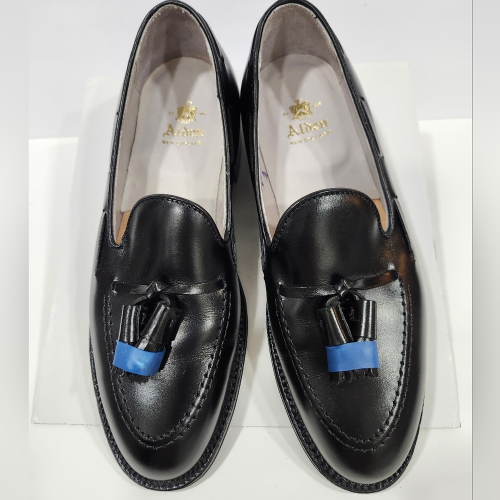 Alden Mens Tassel Moccasin Size 6.5 NWT In Box